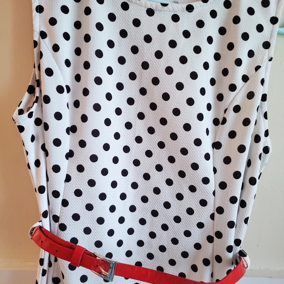 White & Black Polkadot Fit&Flare Dress w/belt - Picture 4 of 4